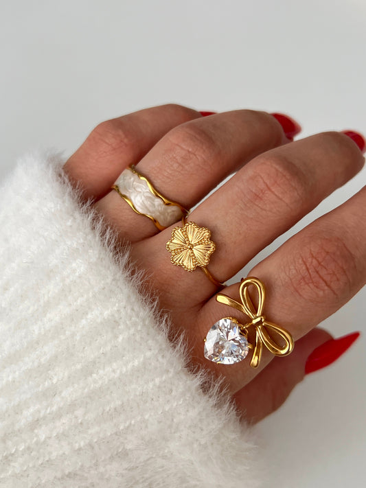 VENERA CLOVER RING