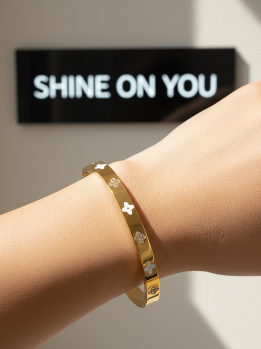 ASTRA BELLE BANGLE